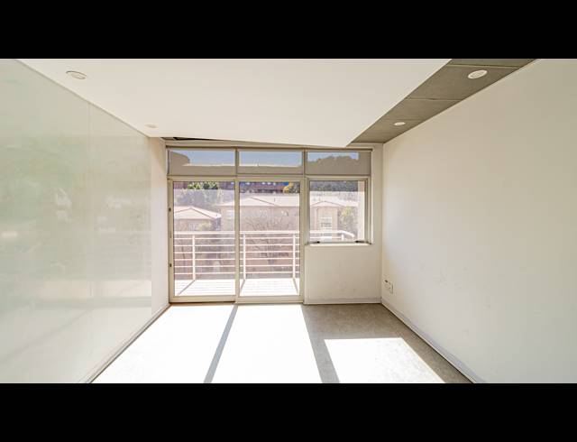 800M² OFFICE TO LET IN FERNDALE